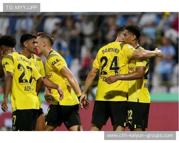 多特蒙德开始测试新前锋组合，未来锋线值得期待