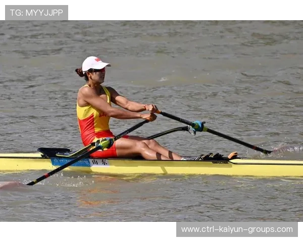 赛艇队单双桨项目均有进步，队员同步性增强